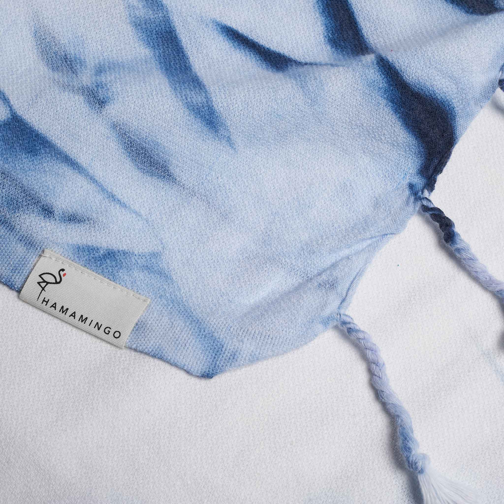 Coachella Towel Blue & White Tie Dye - HAMAMINGO