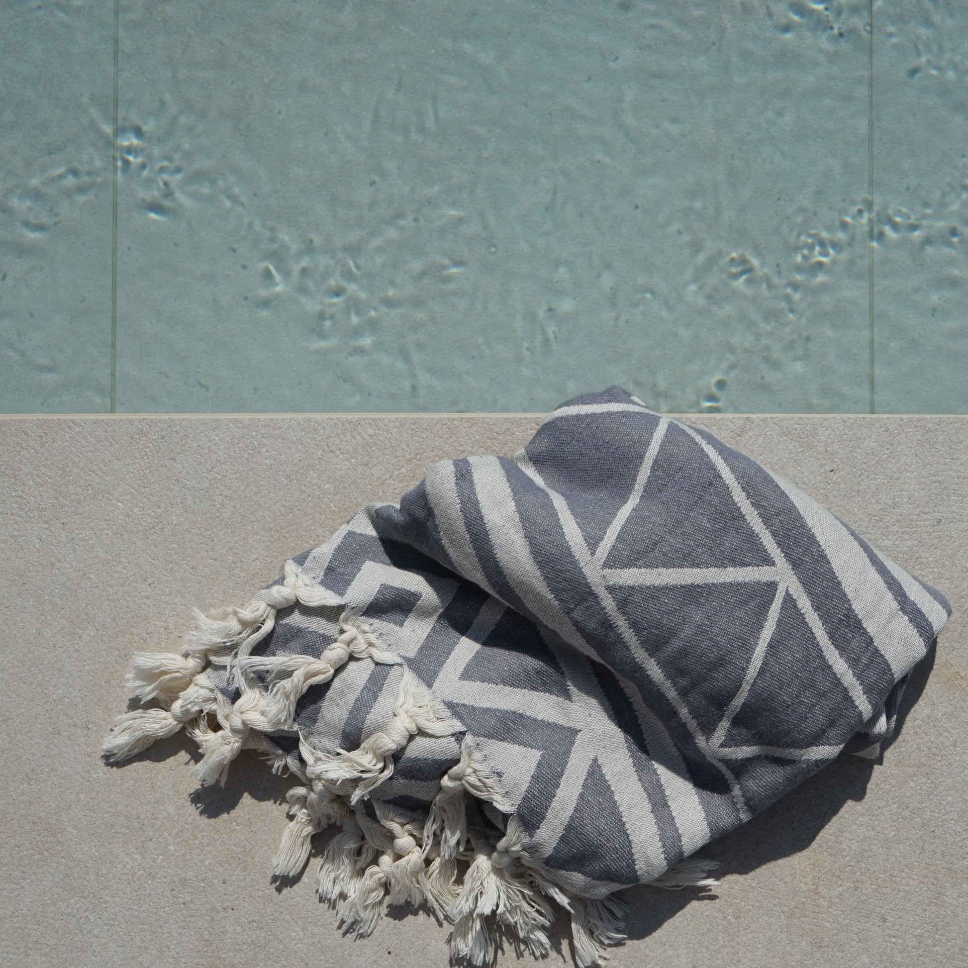 Tribe Charcoal Grey - HAMAMINGO