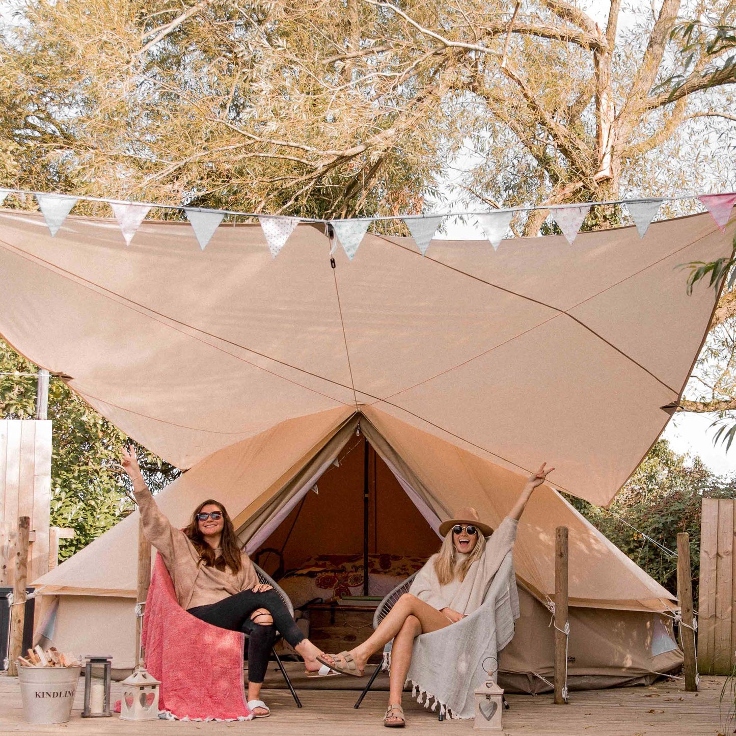 Trocadero Towel Navy & Red - HAMAMINGO