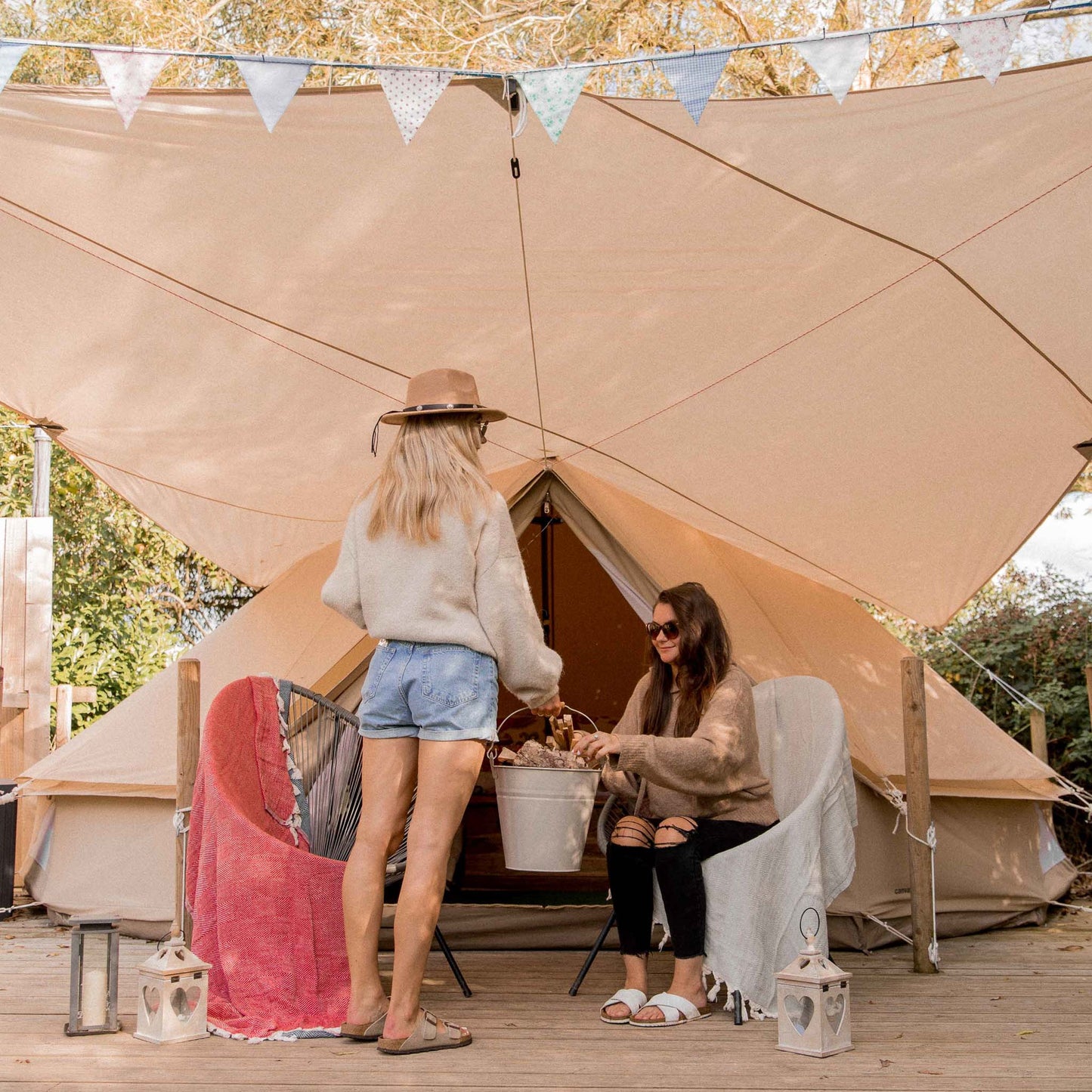 Trocadero Towel Navy & Red - HAMAMINGO